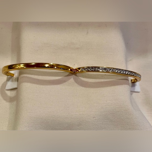 Swarovski Crystal and Gold Bracelet - Picture 7 of 16